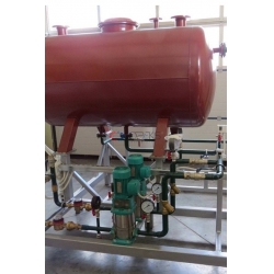 Condensate pumping station with electric pumps